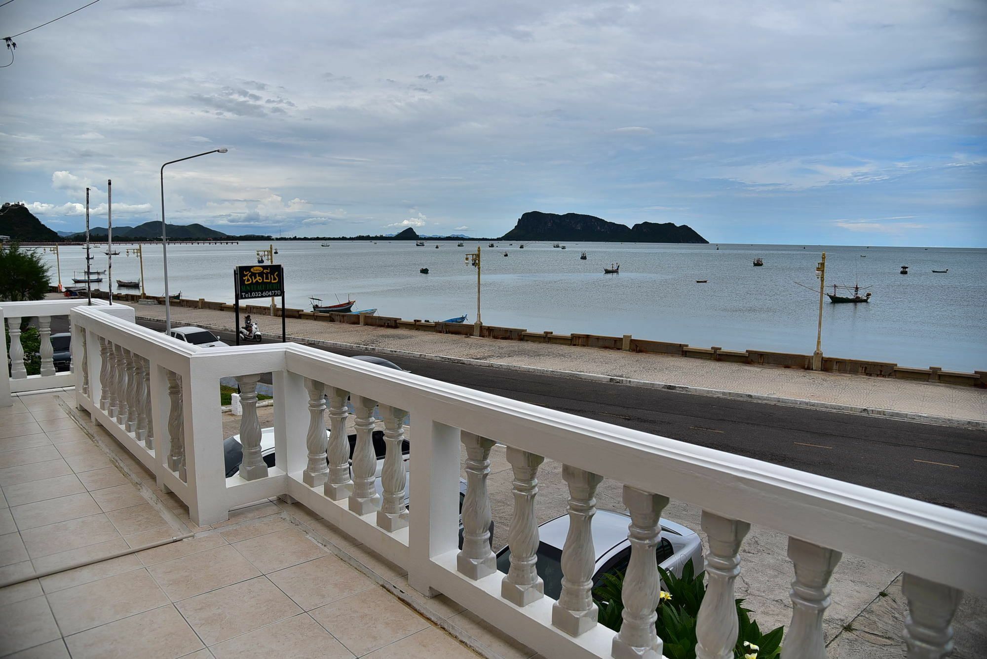 Sun Beach Guesthouse Prachuap Khiri Khan Exterior photo